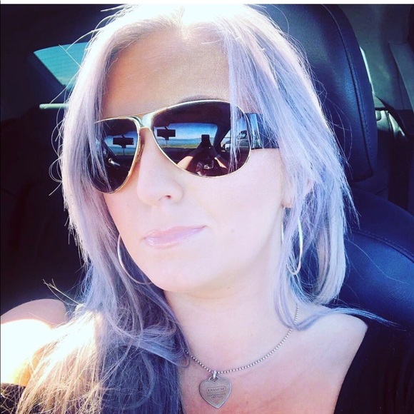 Meet your Posher, Kiara! #Fashionobsessed - Picture 1 of 5